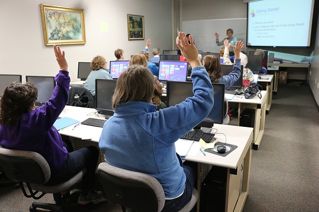 body_classroom_raising_hands