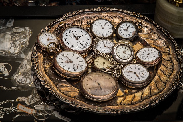 body_antique_clocks